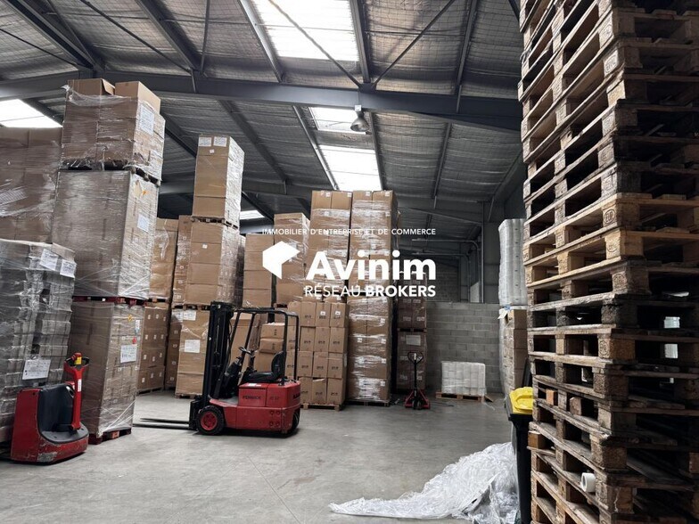Industrial in Carpentras for lease - Interior Photo - Image 2 of 4