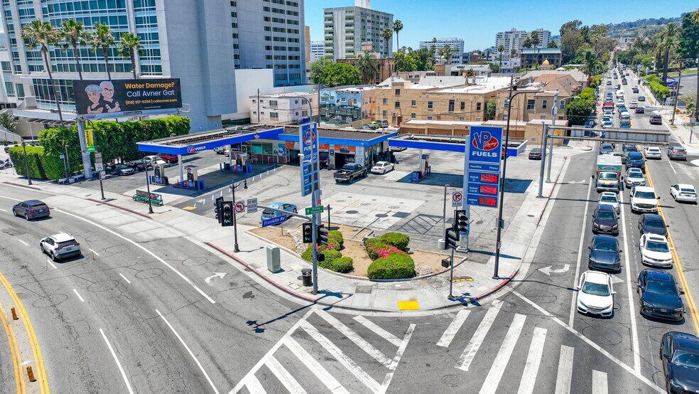 1787 N Highland Ave, Los Angeles, CA à vendre - Photo du bâtiment - Image 3 de 12