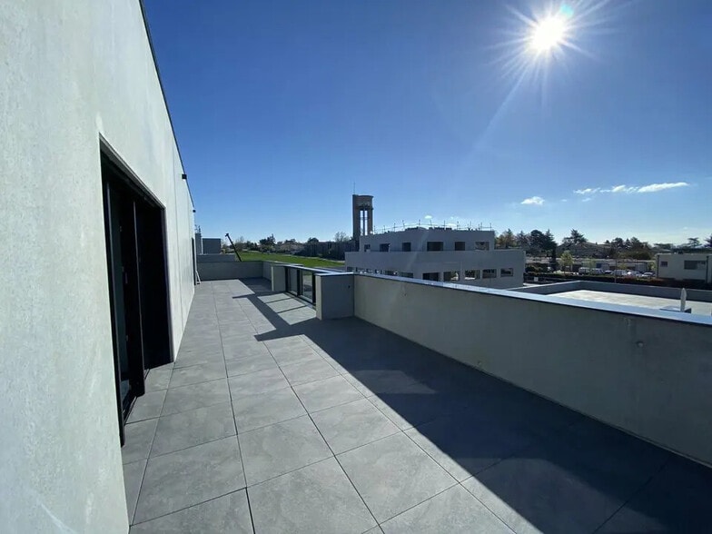 Flex in Rillieux-la-Pape for lease - Building Photo - Image 2 of 2