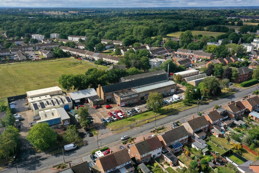 405 Broad Ln, Coventry à vendre - Photo du bâtiment - Image 1 de 6