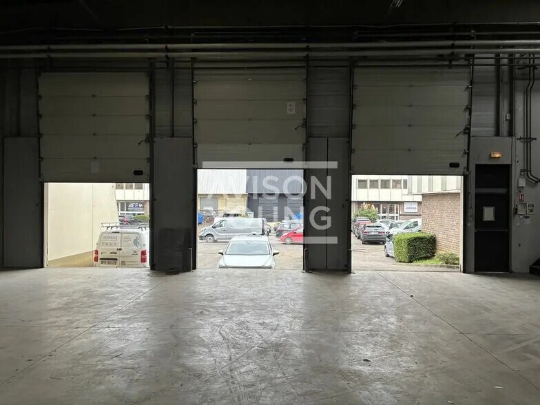 Flex in L'HAY-LES-ROSES for lease - Building Photo - Image 2 of 6