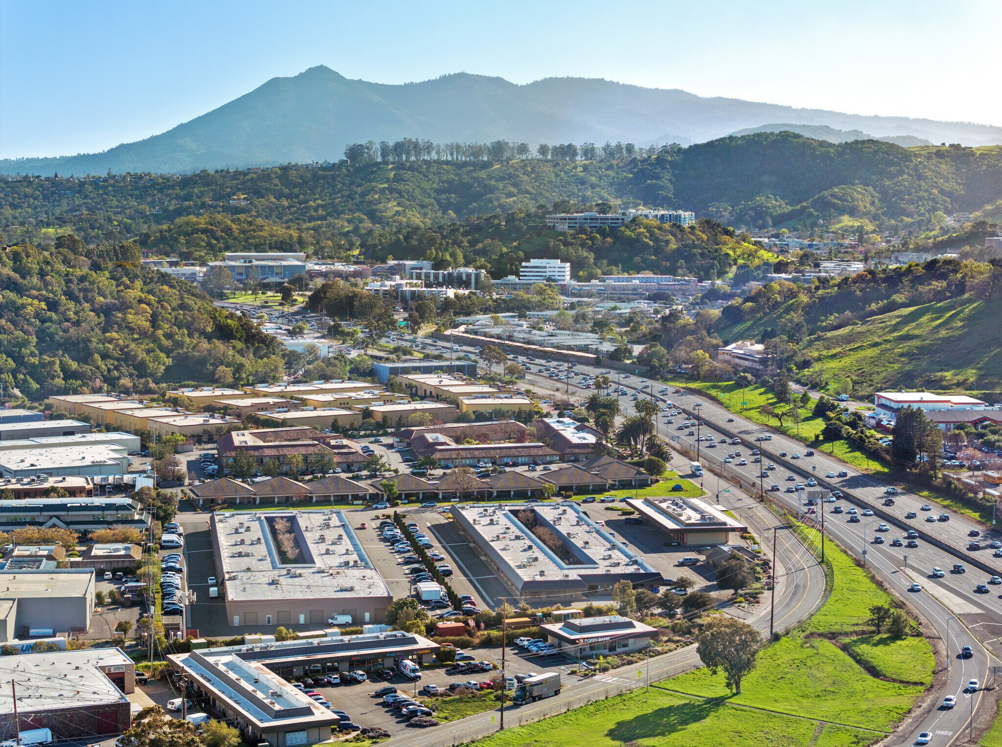 1-55 Mitchell Blvd, San Rafael, CA à vendre Photo principale- Image 1 de 8