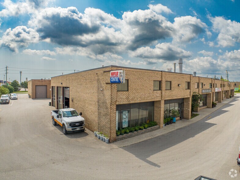 1 Delta Park Blvd, Brampton, ON à louer - Photo du bâtiment - Image 2 de 6
