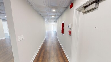 325 N Hough St, Barrington, IL for lease Interior Photo- Image 2 of 24