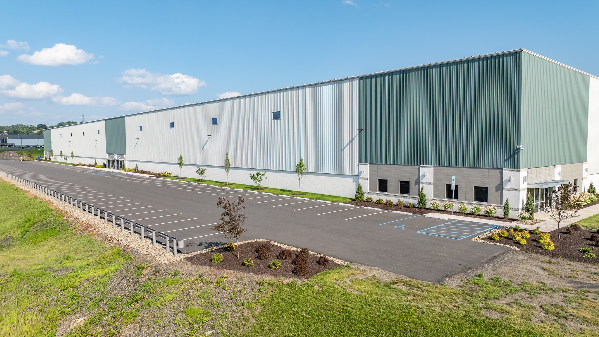 137-147 Commonwealth Dr, Jenkins, PA for lease Primary Photo- Image 1 of 6