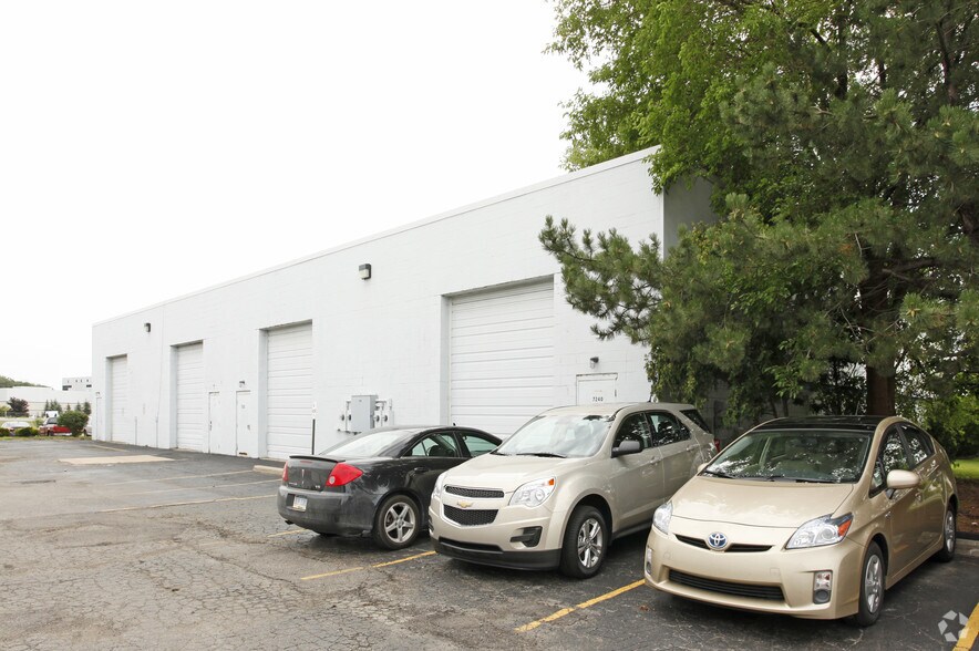 7240 N Haggerty Rd, Canton Township, MI à louer - Photo du bâtiment - Image 3 de 3