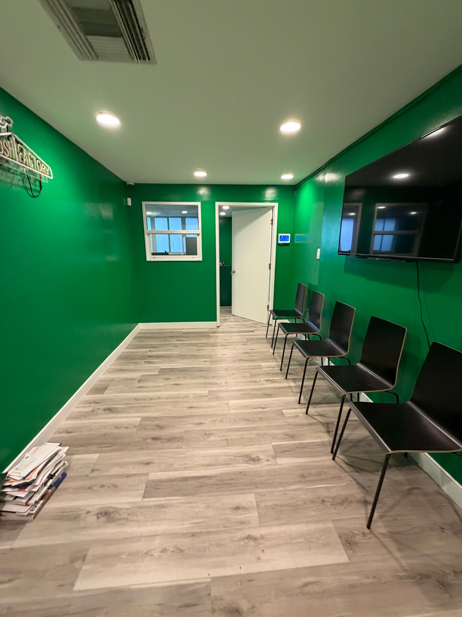 10835-10841 Santa Monica Blvd, Los Angeles, CA for lease Interior Photo- Image 1 of 1