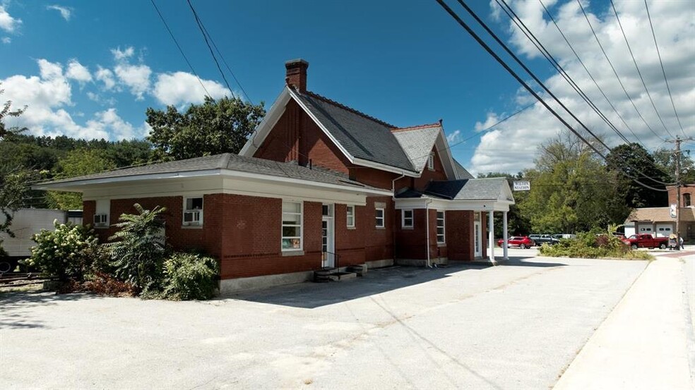 99 Main St, Wilton, NH à vendre - Photo du bâtiment - Image 1 de 1