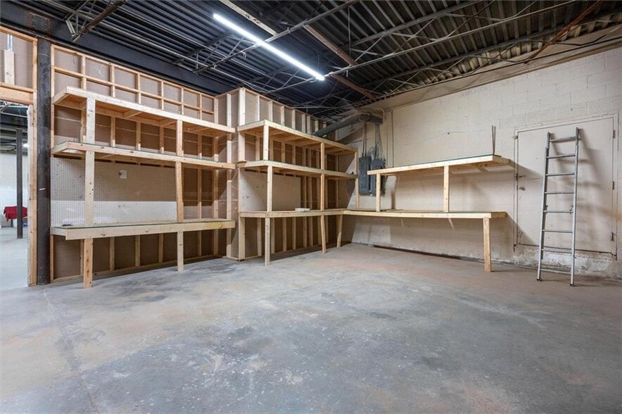 306 US 123 Byp, Seneca, SC for lease - Interior Photo - Image 3 of 32