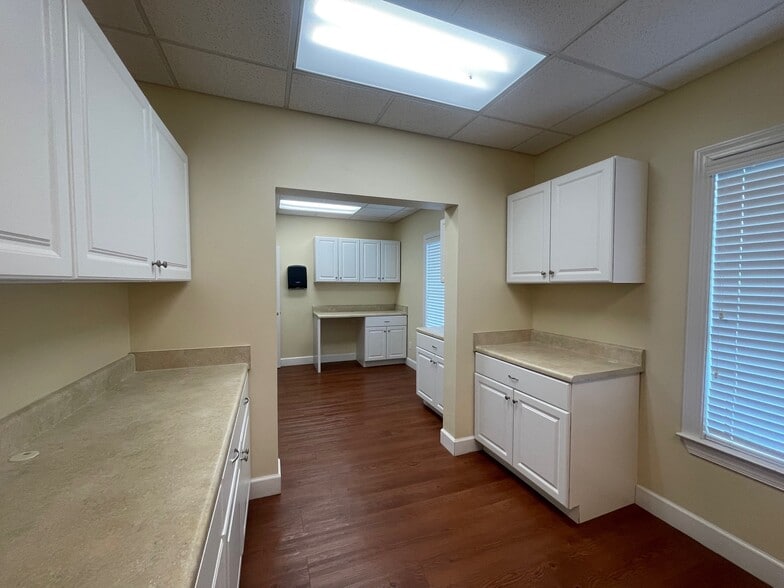 1 Oglethorpe Professional Blvd, Savannah, GA for lease - Building Photo - Image 2 of 15