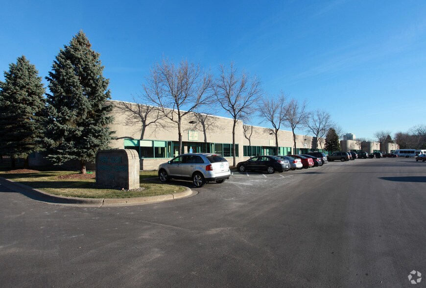 4200-4250 Park Glen Rd, Saint Louis Park, MN for lease - Building Photo - Image 3 of 10