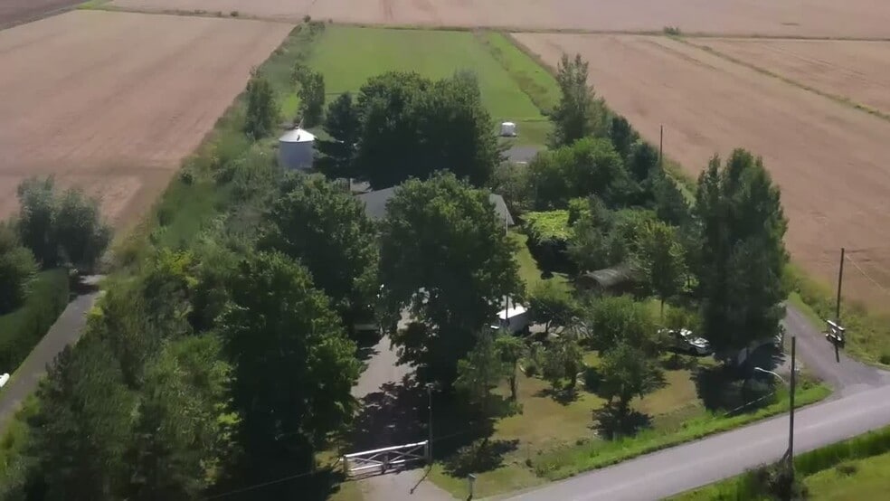 2 Rang Saint-Christophe, Saint-constant, QC à vendre - Vidéo sur l’inscription commerciale - Image 2 de 4