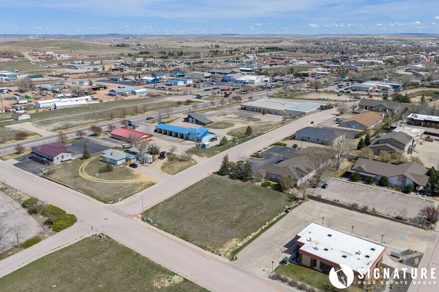 1403 3rd st, Gillette, WY à vendre - Photo du bâtiment - Image 2 de 20