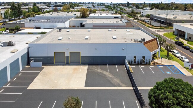 Plus de détails pour 11366 Markon St, Garden Grove, CA - Industriel à louer