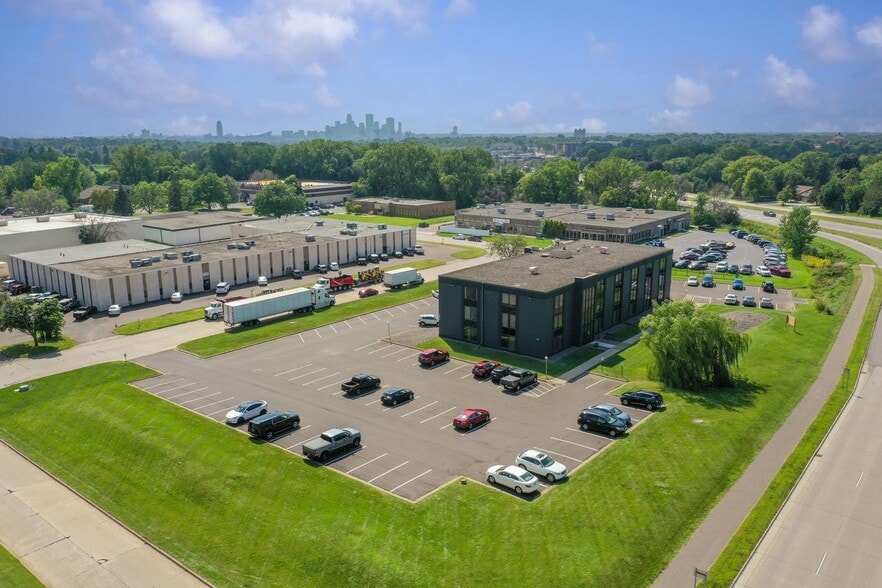 2817 S Anthony Ln, Saint Anthony, MN for lease - Building Photo - Image 1 of 31