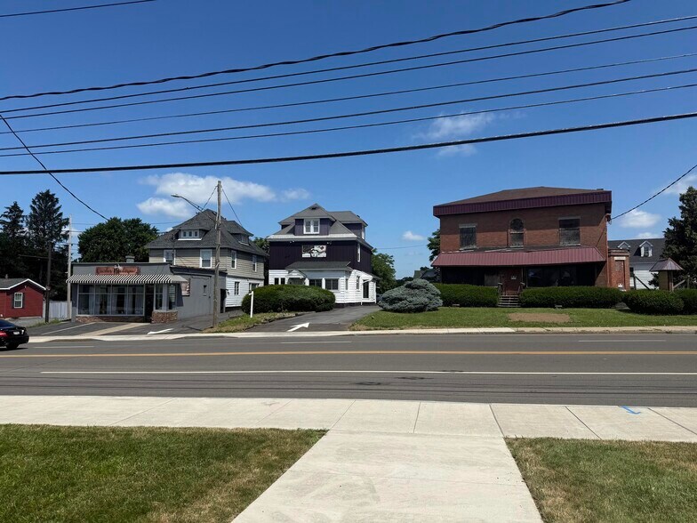 1106 -1114 Genesee Street West, Syracuse portefeuille de 3 propriétés à vendre sur LoopNet.ca - Photo du bâtiment - Image 1 de 7
