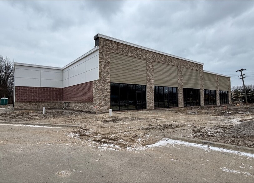 37030 Green St, New Baltimore, MI for lease - Building Photo - Image 3 of 9