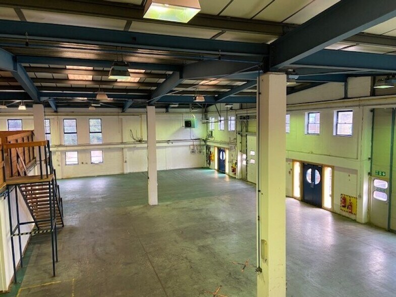 Carrimed House, Glebelands Centre, Dorking for lease - Interior Photo - Image 3 of 4