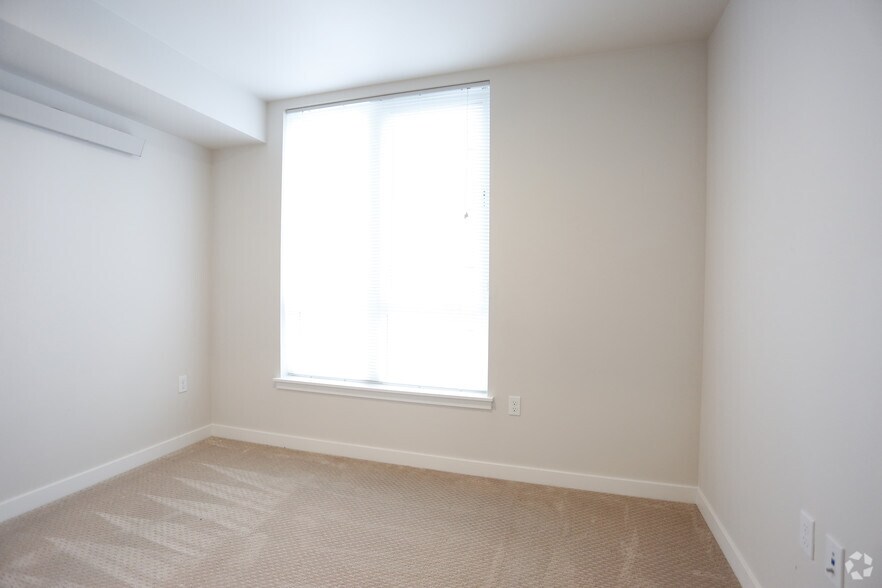 13280 Linden Ave N, Seattle, WA à louer - Photo du bâtiment - Image 3 de 8