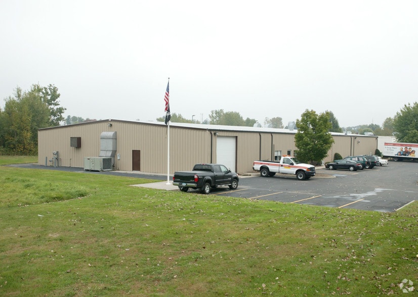 7 Industrial Rd, Windsor Locks, CT for sale - Building Photo - Image 2 of 14