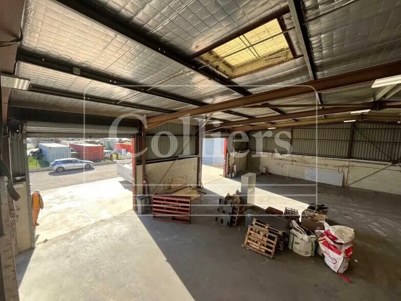 Flex in BERRE-L'ETANG for lease - Interior Photo - Image 2 of 6