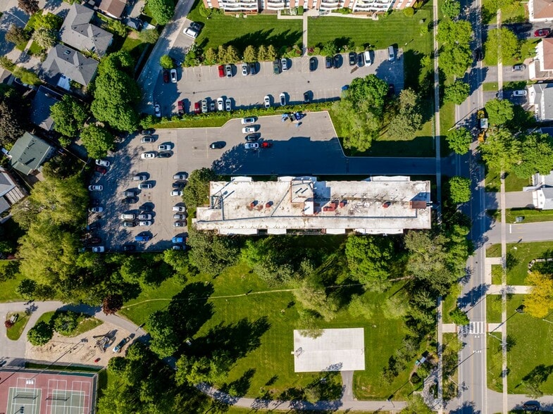 2395 Homelands Dr, Mississauga, ON for sale - Aerial - Image 3 of 5