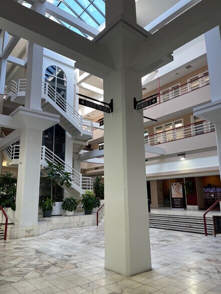 46 Haywood St, Asheville, NC à louer - Photo intérieure - Image 2 de 3