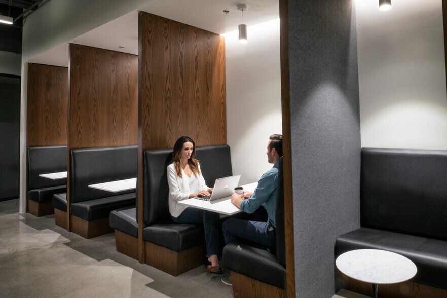 100 S Clinton Ave, Rochester, NY à louer - Photo intérieure - Image 3 de 51