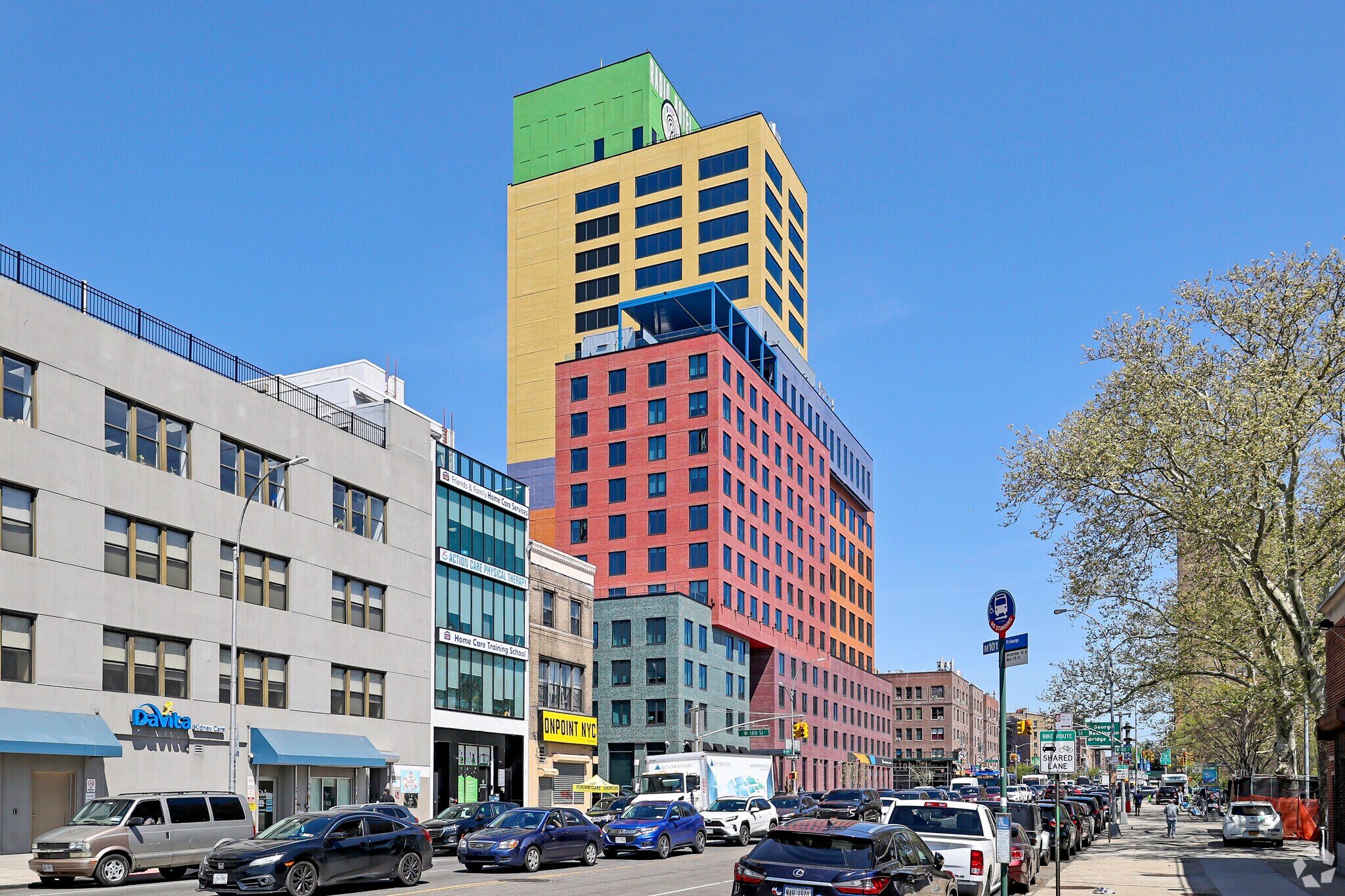 500 W 181st, New York, NY à louer Photo du bâtiment- Image 1 de 12