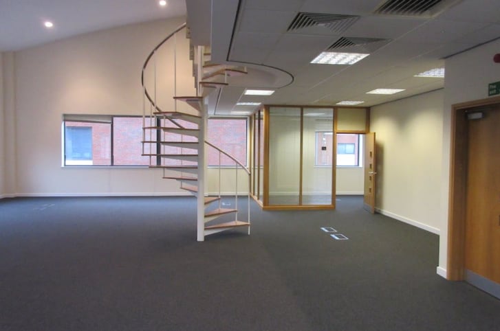 1 Brooklands Rd, Weybridge, SRY KT13 0TJ - Unit 12 -  - Interior Photo - Image 2 of 2