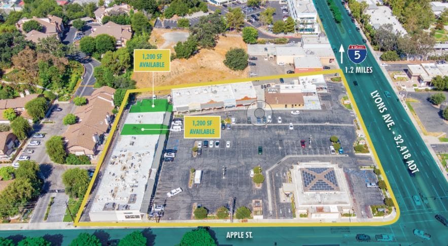 23404-23420 Lyons Ave, Newhall, CA for lease - Building Photo - Image 3 of 4