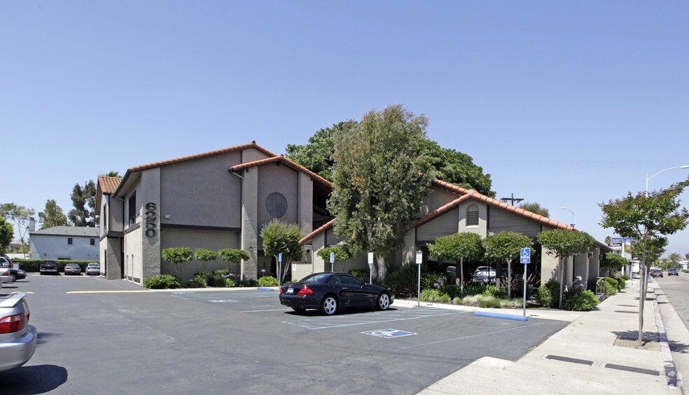 6250 El Cajon Blvd, San Diego, CA for lease - Building Photo - Image 3 of 32
