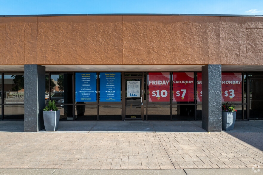 4800 W Maple St, Wichita, KS for lease - Building Photo - Image 3 of 10
