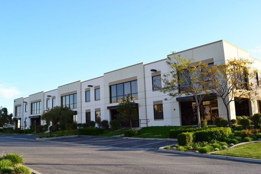 41146 Elm St, Murrieta, CA à louer - Photo du bâtiment - Image 2 de 3