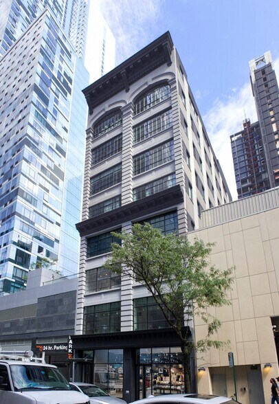 397 Bridge St, Brooklyn, NY à louer - Photo du bâtiment - Image 2 de 6