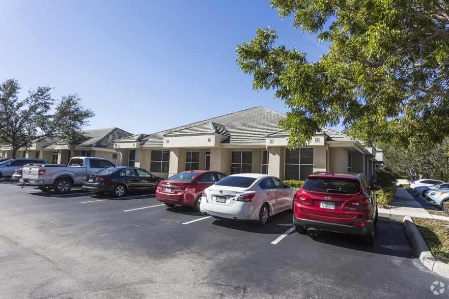 5400 Park Central Ct, Naples, FL à vendre - Photo du bâtiment - Image 3 de 3