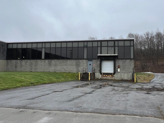 Plus de détails pour 2019 Allen St, Jamestown, NY - Industriel à louer