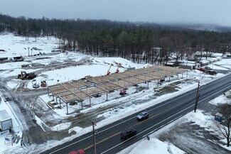 Plus de détails pour 631 Maple Ave, Saratoga Springs, NY - Commerce de détail à louer