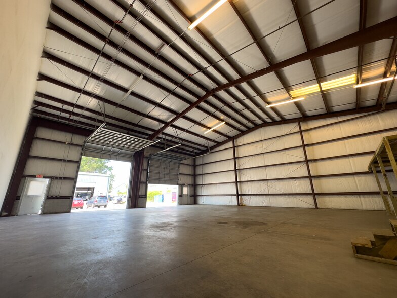 7644 Southrail Rd, North Charleston, SC à louer - Photo intérieure - Image 2 de 17