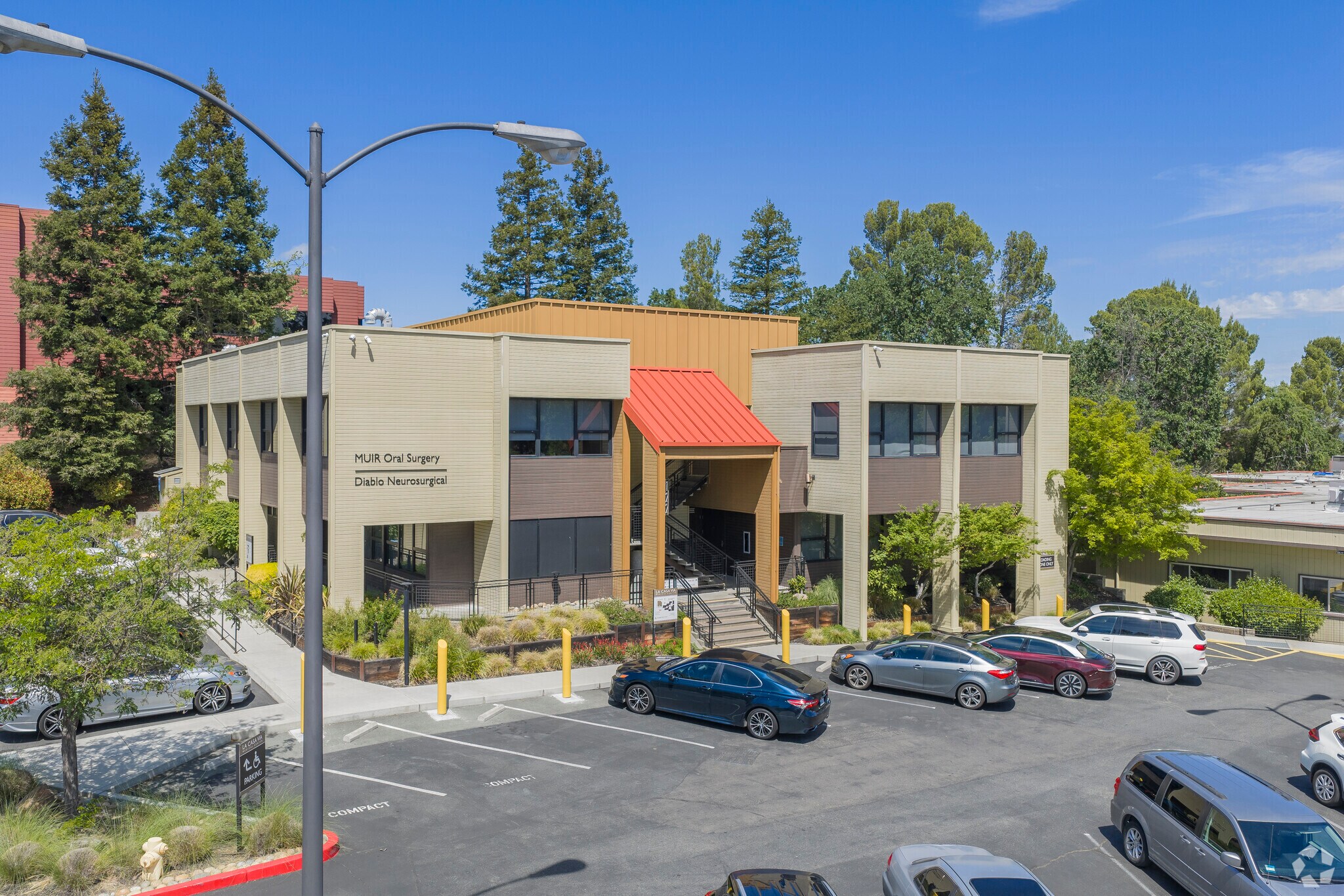 122 La Casa Via, Walnut Creek, CA for lease Primary Photo- Image 1 of 7