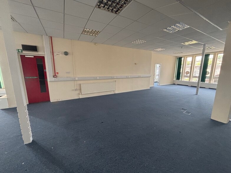 30 Foregate, Kilmarnock for lease - Building Photo - Image 2 of 6