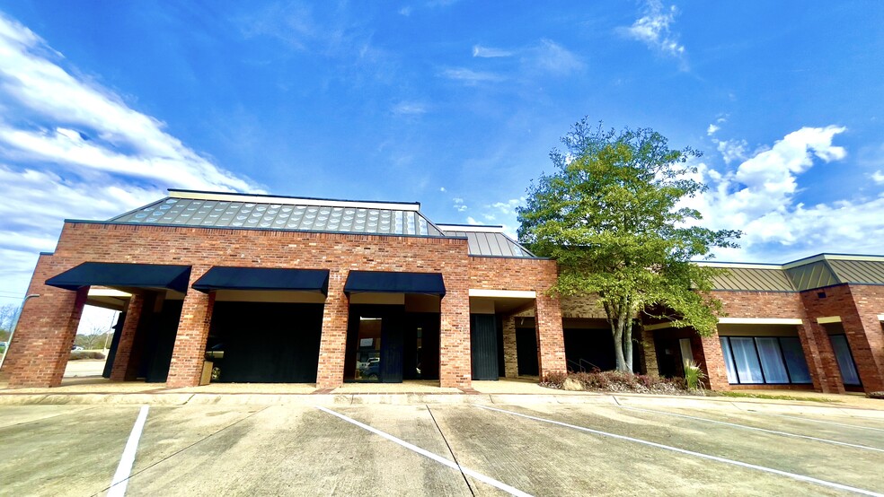 1625 E County Line Rd, Jackson, MS for lease - Building Photo - Image 3 of 27