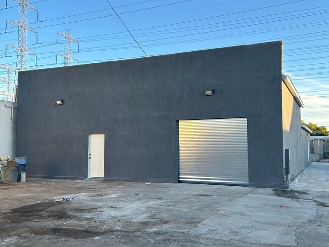 More details for 9122 Rose St, Bellflower, CA - Industrial for Lease