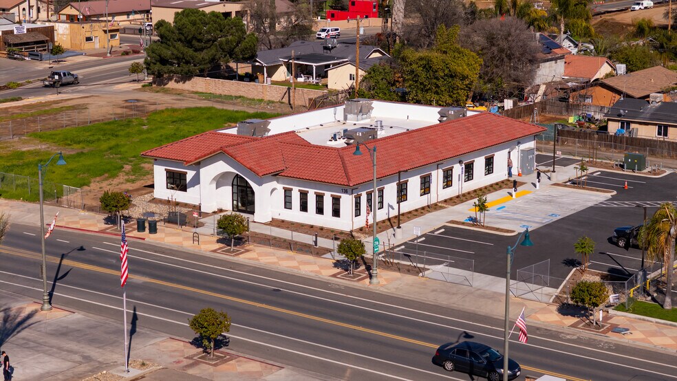 132 Valencia St, Woodlake, CA for sale - Building Photo - Image 2 of 6