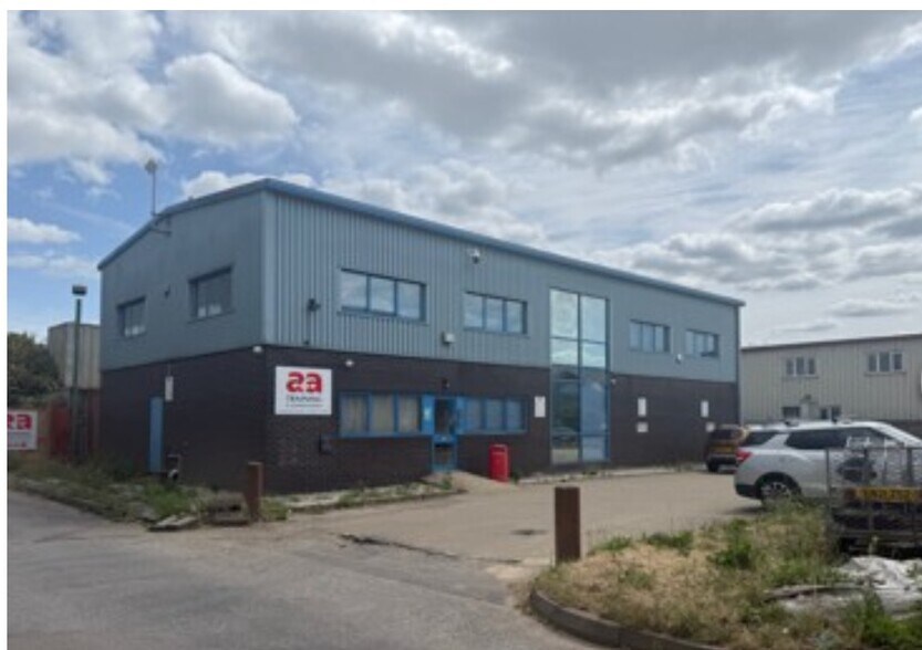 George Summers Clos, Rochester for lease - Building Photo - Image 2 of 3