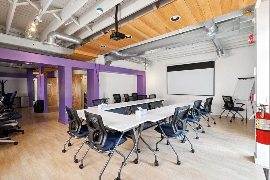 Narberth Office Portfolio Opportunity portfolio of 2 properties for sale on LoopNet.ca - Building Photo - Image 2 of 51