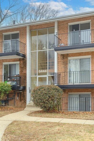 6444 5th Ave, Takoma Park, MD for sale - Building Photo - Image 2 of 7