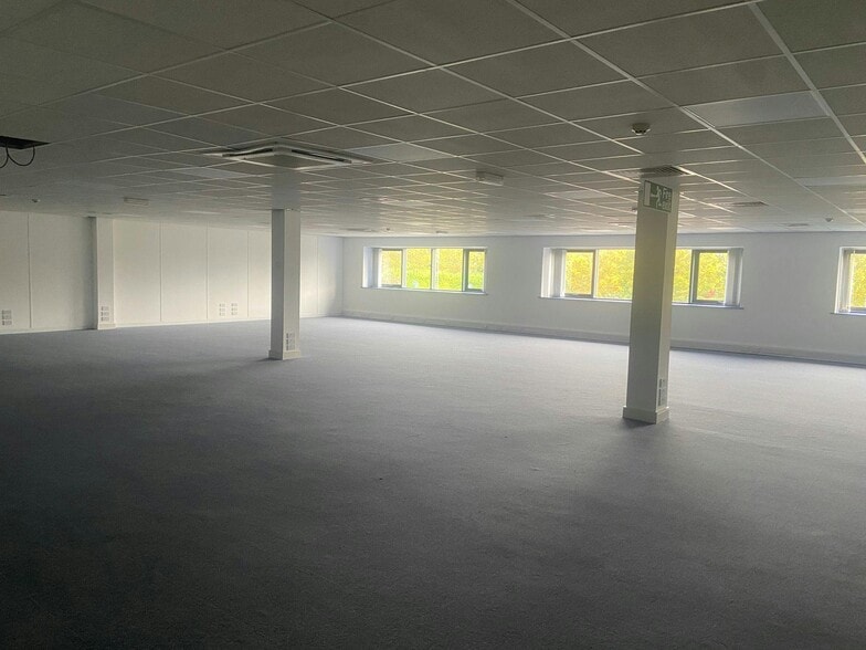 Follingsby Close, Gateshead for lease - Building Photo - Image 3 of 13