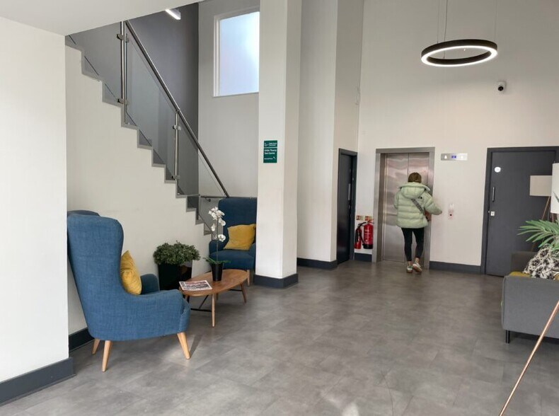 London Rd, Morden à louer - Photo intérieure - Image 2 de 8