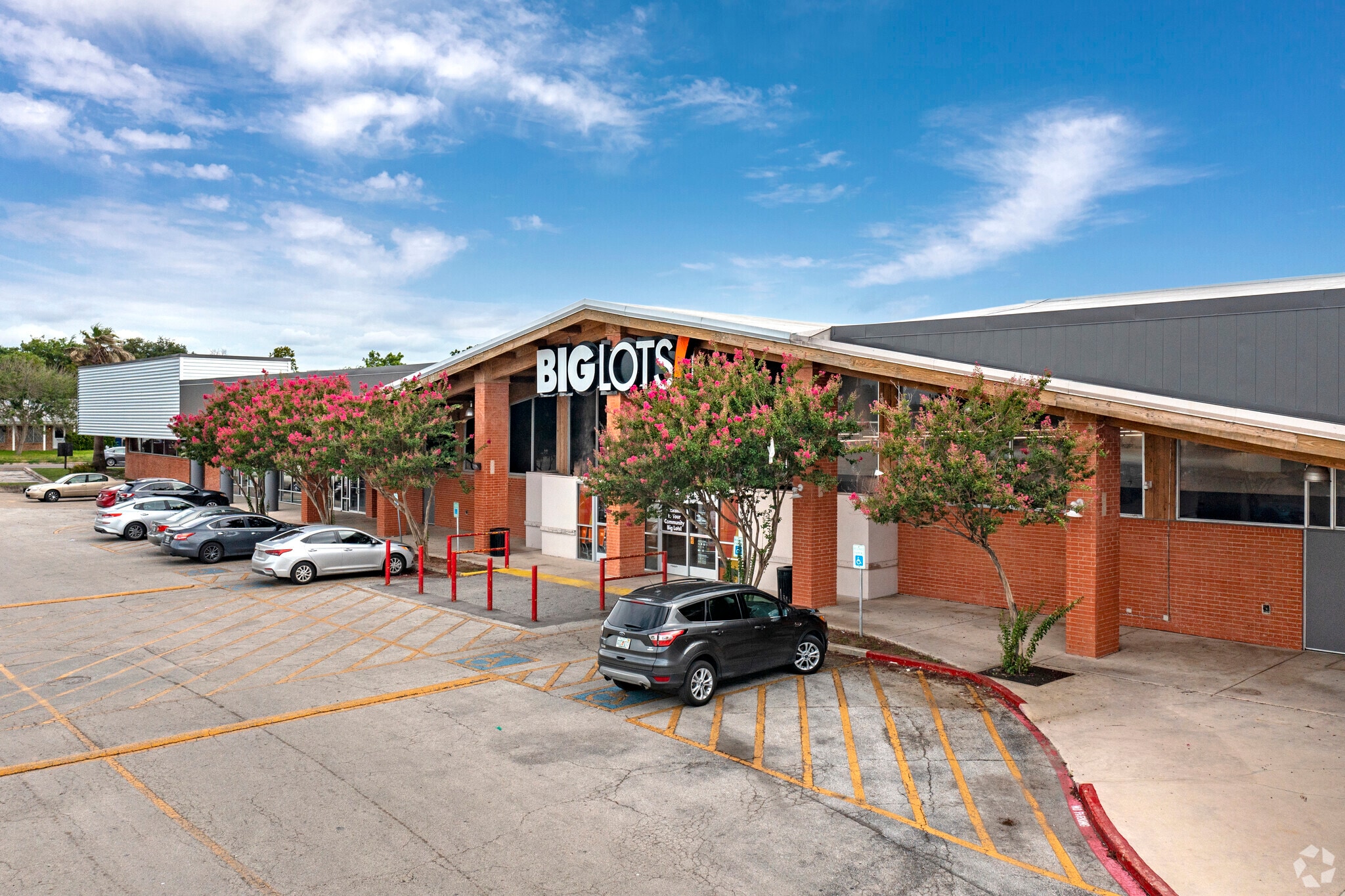 3707-3725 Colony Dr, San Antonio, TX for lease Primary Photo- Image 1 of 25